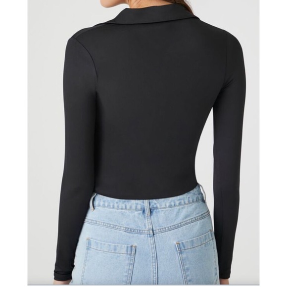 FOREVER 21 ~Contour Split-Neck Crop Top (NWT) - Picture 2 of 8